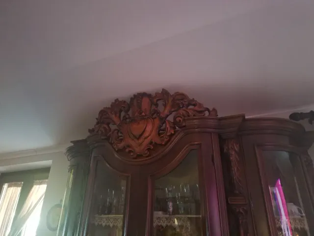 Mobile vetrina in legno e vetro