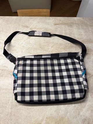 Maletin Bandolera Eastpak 16"