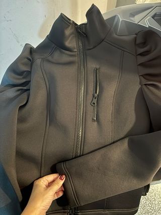 Chaqueta Zara Neopreno Negra Talla M