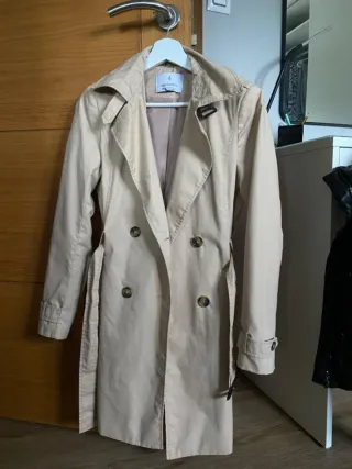 Gabardina Stradivarius Beige Talla S