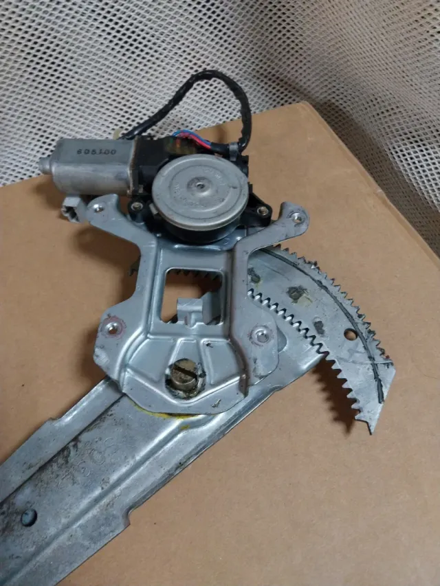 Motor elevalunas Honda Civic E K4