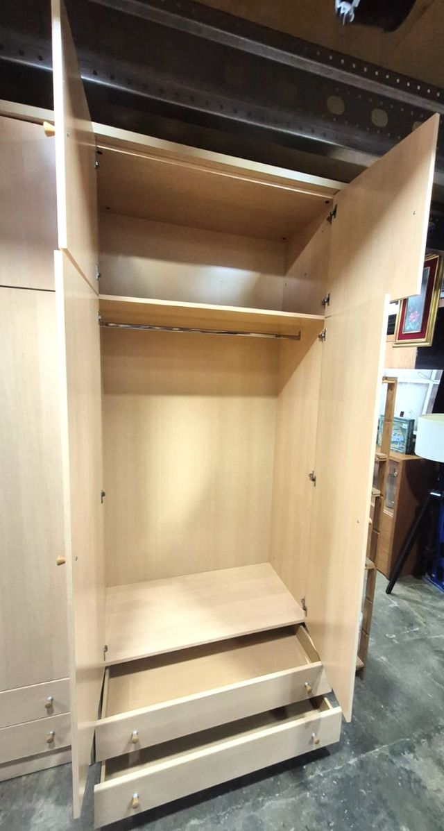 PAR DE ARMARIOS DOS PUERTAS