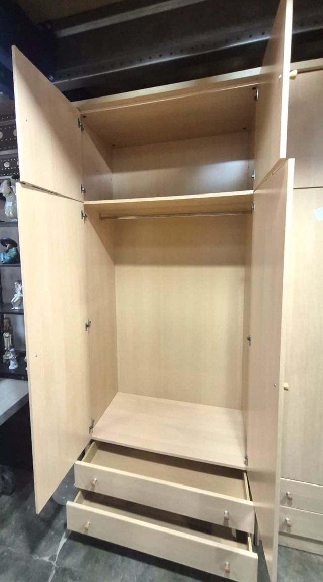 PAR DE ARMARIOS DOS PUERTAS