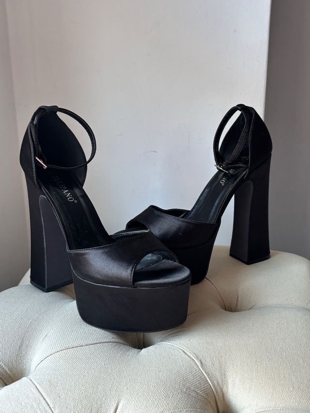 Tacones Negros Plataforma Tulipano