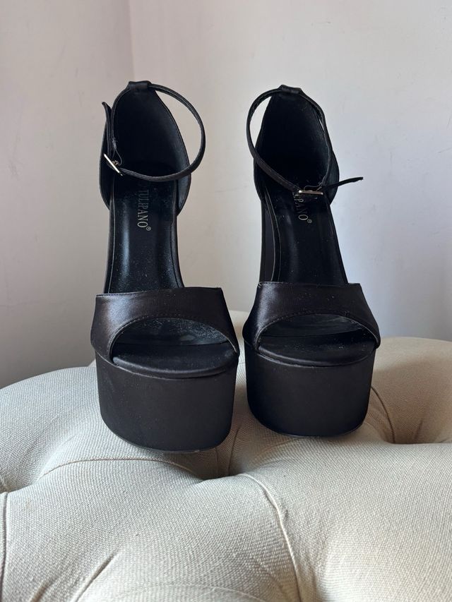 Tacones Negros Plataforma Tulipano