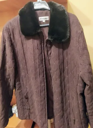 Abrigo acolchado marron El Corte Inglés L