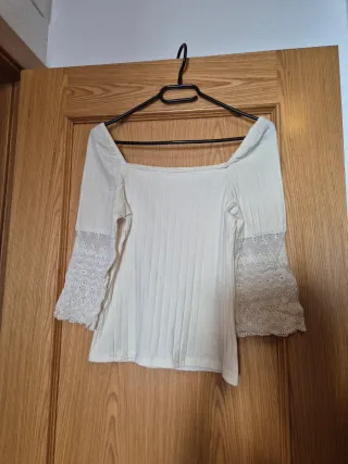 Blusa blanca verano manga campana encaje