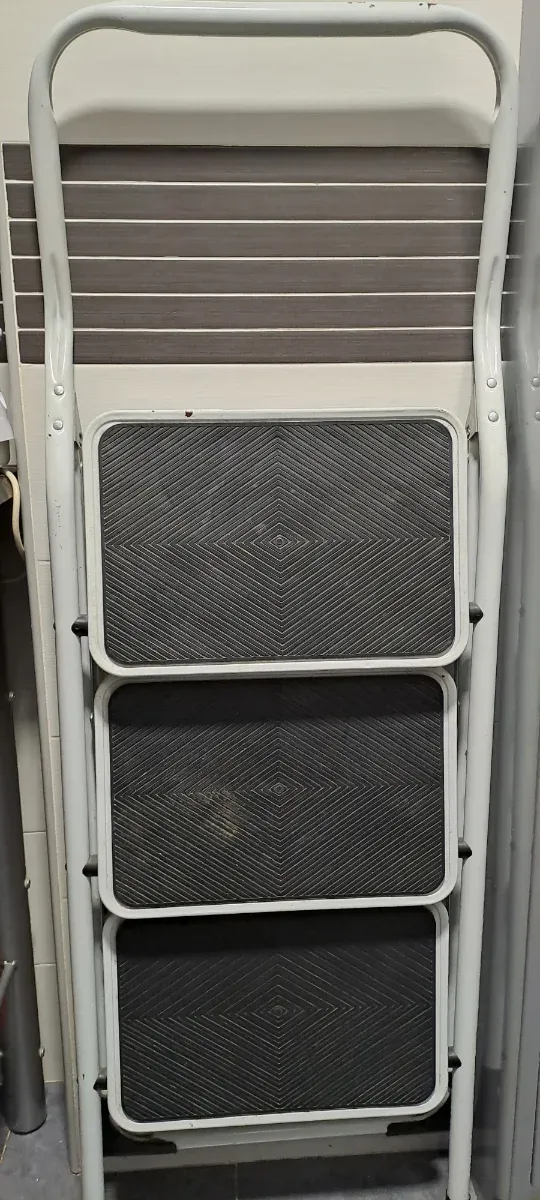 Escalera plegable 3 peldaños