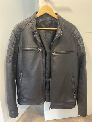 Cazadora Mango Hombre Negro y Abrigo beige