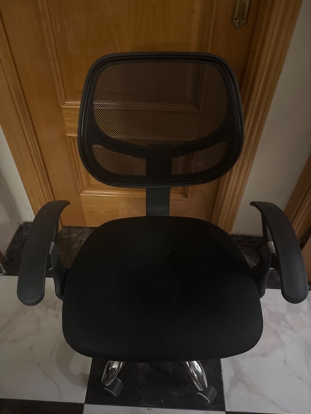 SILLA DE ESCRITORIO NUEVA.