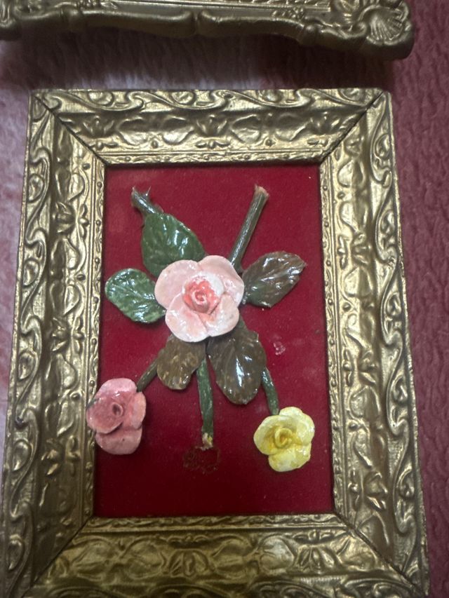 Cuadro Flores Rosas y Hojas Dorado