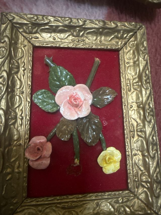 Cuadro Flores Rosas y Hojas Dorado