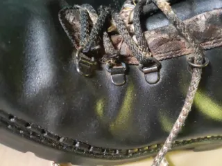 Botas de hombre negras y multicolor