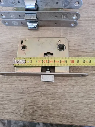 5 Picaportes metálicos