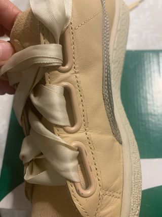 Zapatillas Puma Beige con Lazos de Satén