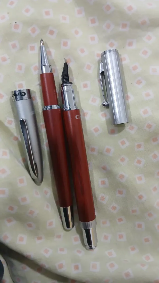 Pluma y bolígrafo Ciro's