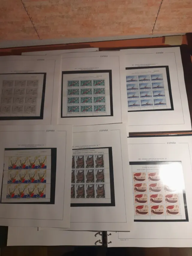 Collezione Album Francobolli Nuovi