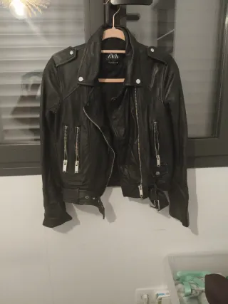 Chaqueta cuero Zara negra Talla M