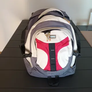 Mochila em2c gris, beige y roja