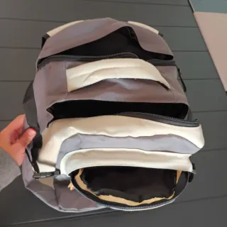 Mochila em2c gris, beige y roja