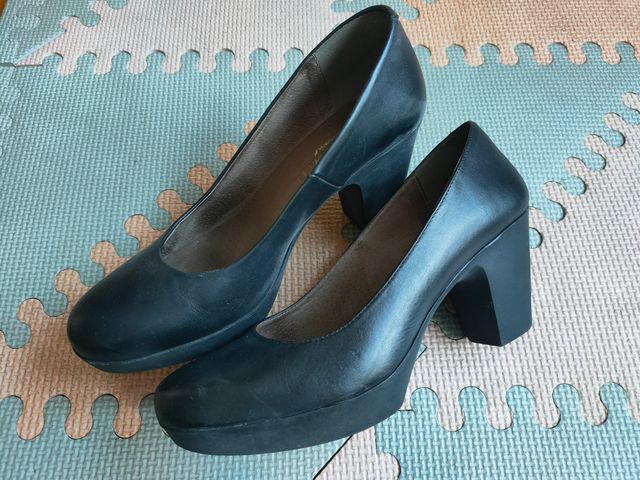 Zapatos de salón de piel negros Talla 40