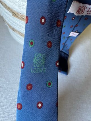 Corbata Loewe Azul con Puntos Rojos y Verdes