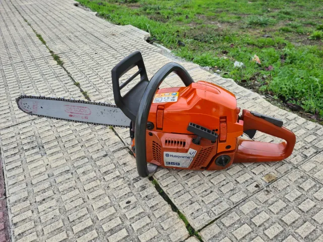 Motosierra Husqvarna 359 XP.
