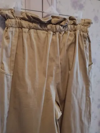 Pantalón beige de talle alto