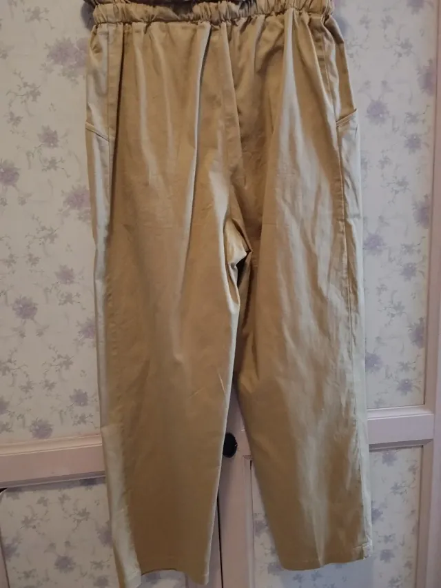 Pantalón beige de talle alto