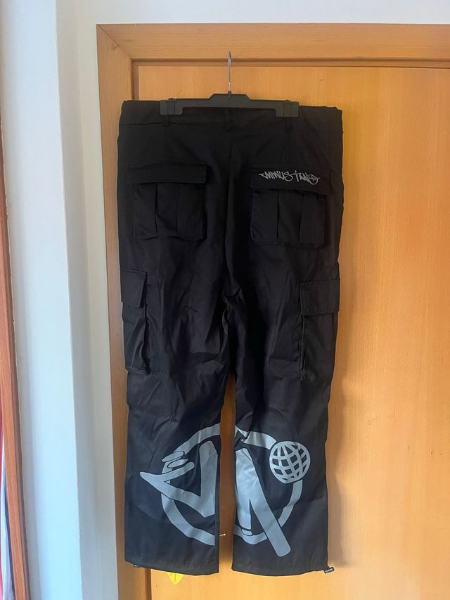 Pantalones Cargo MinusTwo Negros