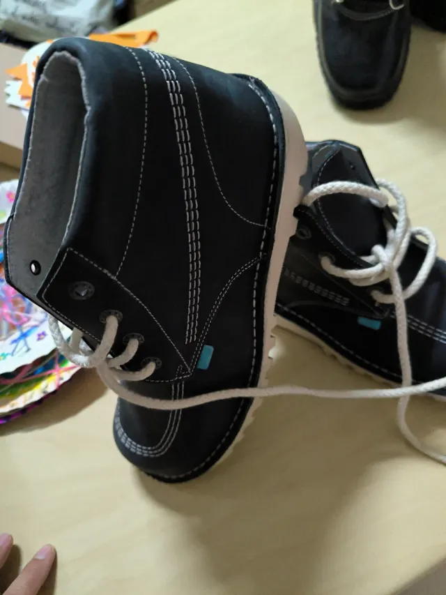 Botas azules y blancas Talla 39 A ESTRENAR