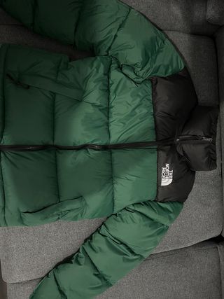 Chaqueta The North Face verde y negra