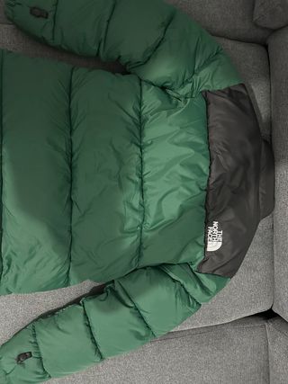 Chaqueta The North Face verde y negra
