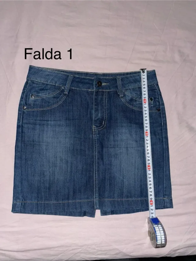 Lote 4 faldas mujer, de distintas marcas.