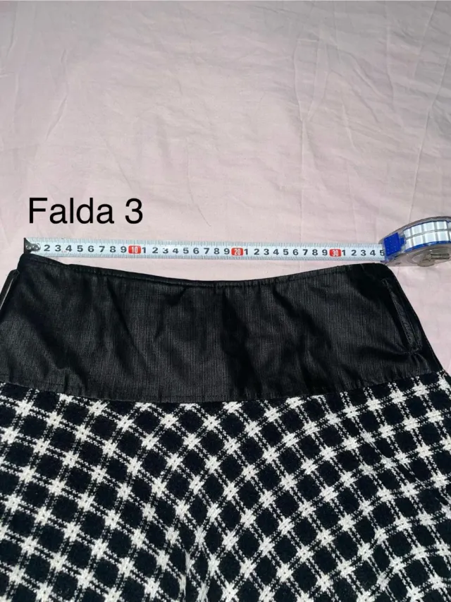 Lote 4 faldas mujer, de distintas marcas.