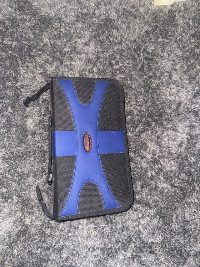 Estuche Guarda Discos CD/DVD Azul y Negro
