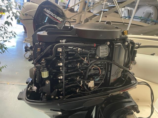 Bombard Explorer 490