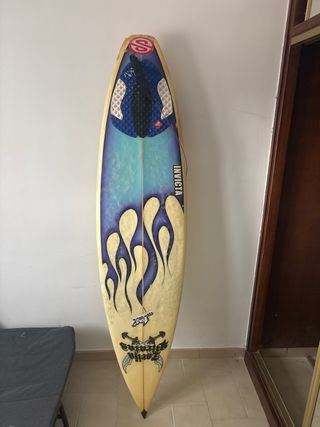 Tabla de surf Invicta
