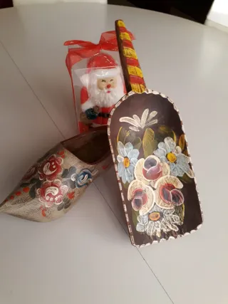 Paletta e zoccolo in legno decorati