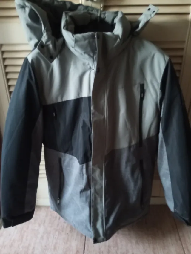 Abrigo Talla XL Negro y Gris