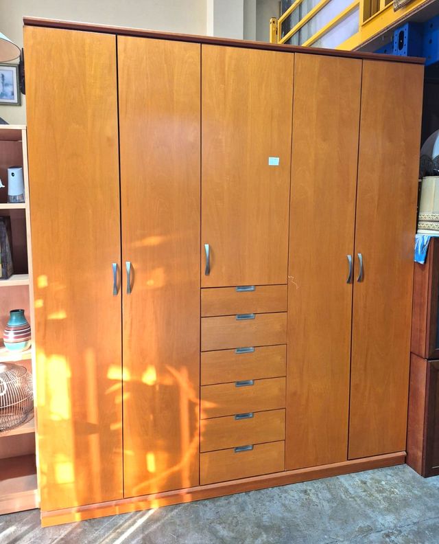 ARMARIO CINCO PUERTAS