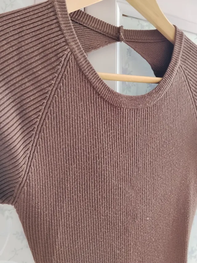 Vestido marrón de punto manga larga