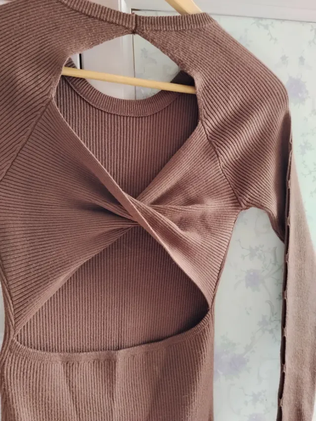 Vestido marrón de punto manga larga