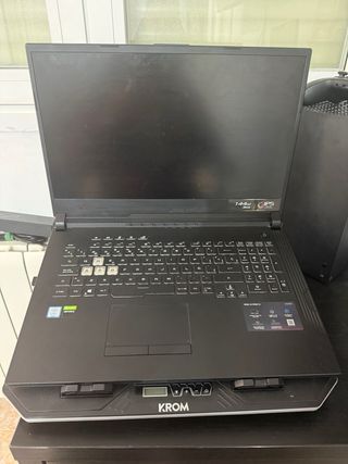 Portátil Gaming ASUS Negro y Rojo