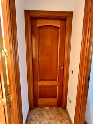 5 Puertas de Cedro con Marcos y Manillas