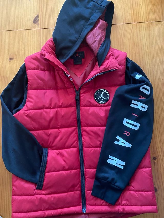Chaqueta Jordan Talla S Roja y Negra