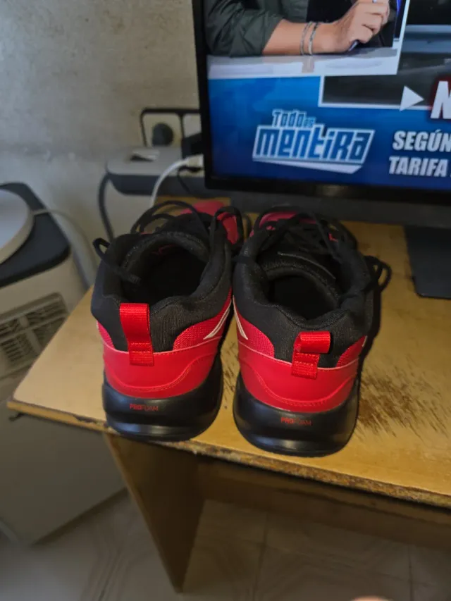 Zapatillas Puma Basket Rojas y Negras