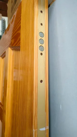 Puerta exterior pino macizo