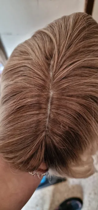 Peluca rubia platino rubia claro con flequillo abi