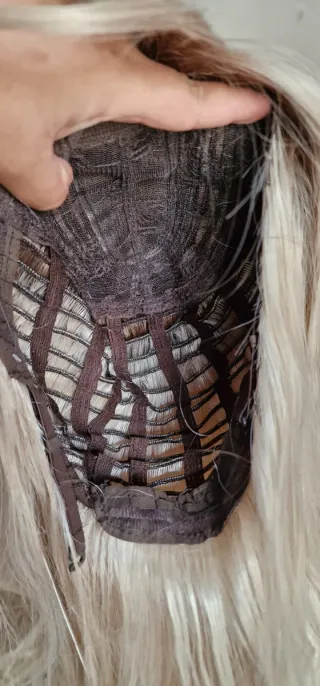 Peluca rubia platino rubia claro con flequillo abi